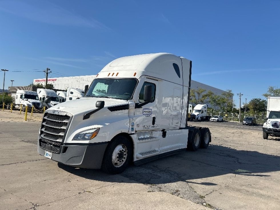 Sleeper Tractor-Heavy Duty Tractors-Freightliner-2021-T12664ST-Chicago (Melrose Park)-IL-494,235\n\t\tmiles-$ 63,500 - Image 3