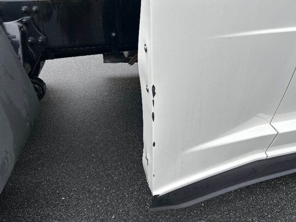 Sleeper Tractor-Heavy Duty Tractors-Freightliner-2021-T12664ST-Chicago (Melrose Park)-IL-576,340\n\t\tmiles-$ 59,500 - Image 24