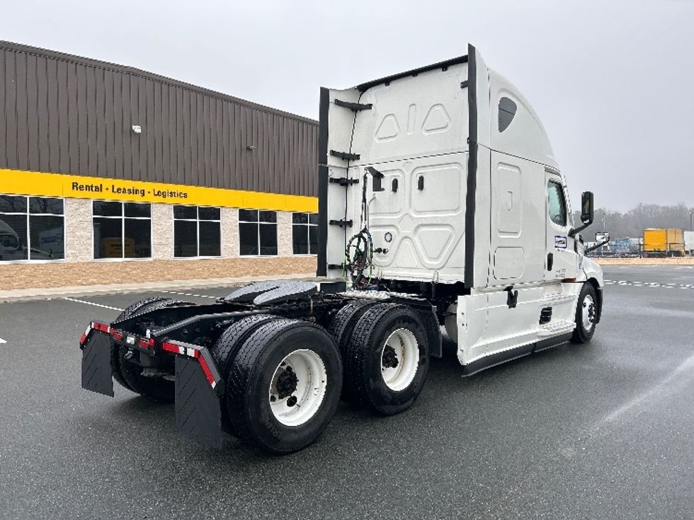 Sleeper Tractor-Heavy Duty Tractors-Freightliner-2021-T12664ST-Chicago (Melrose Park)-IL-576,340\n\t\tmiles-$ 59,500 - Image 7