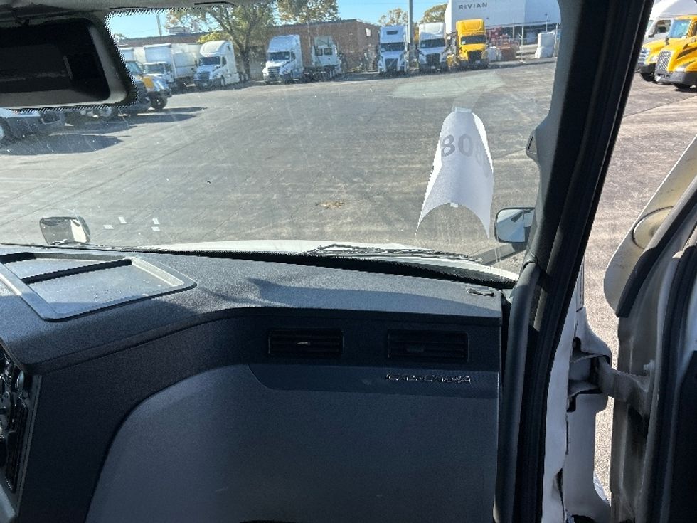 Sleeper Tractor-Heavy Duty Tractors-Freightliner-2021-T12664ST-Chicago (Melrose Park)-IL-657,720\n\t\tmiles-$ 48,750 - Image 12