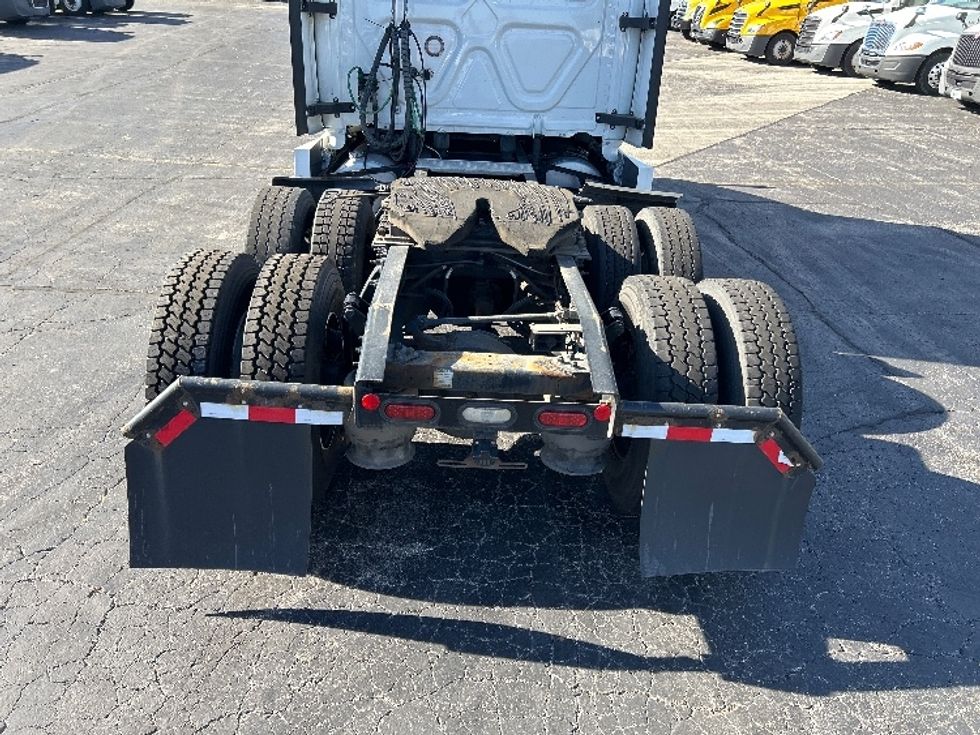 Sleeper Tractor-Heavy Duty Tractors-Freightliner-2021-T12664ST-Chicago (Melrose Park)-IL-657,720\n\t\tmiles-$ 48,750 - Image 6