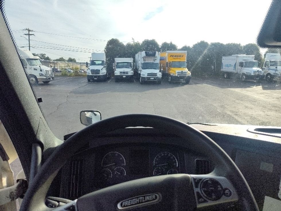 Sleeper Tractor-Heavy Duty Tractors-Freightliner-2021-T12664ST-Chicopee-MA-633,194\n\t\tmiles-$ 50,750 - Image 11