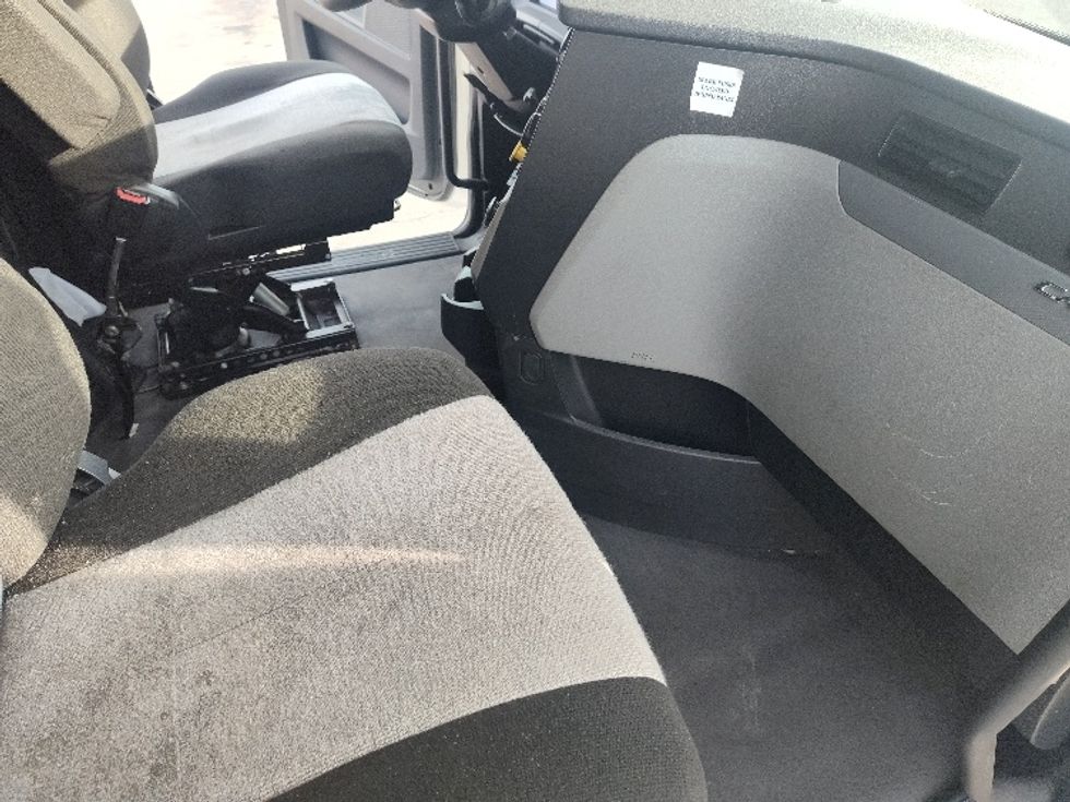 Sleeper Tractor-Heavy Duty Tractors-Freightliner-2021-T12664ST-Chicopee-MA-633,194\n\t\tmiles-$ 50,750 - Image 15