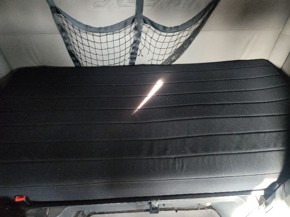 Sleeper Tractor-Heavy Duty Tractors-Freightliner-2021-T12664ST-Chicopee-MA-633,194\n\t\tmiles-$ 50,750 - Image 17