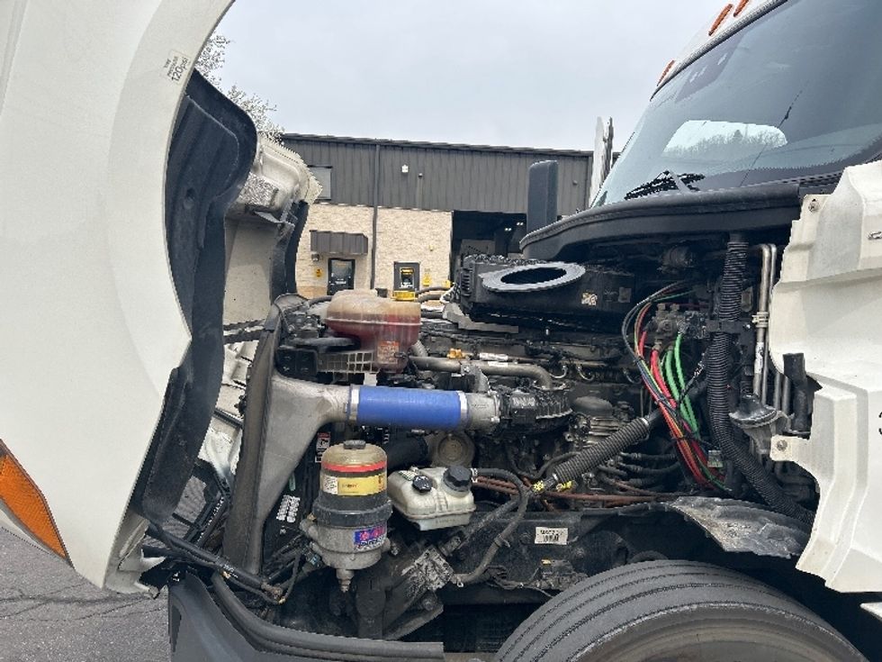 Sleeper Tractor-Heavy Duty Tractors-Freightliner-2021-T12664ST-Cleveland-TN-521,204\n\t\tmiles-$ 65,500 - Image 21