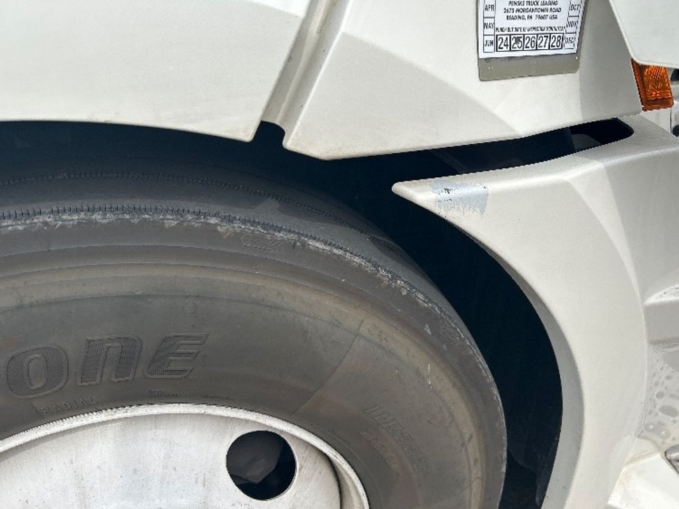 Sleeper Tractor-Heavy Duty Tractors-Freightliner-2021-T12664ST-Cleveland-TN-521,204\n\t\tmiles-$ 65,500 - Image 24