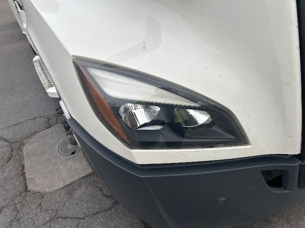 Sleeper Tractor-Heavy Duty Tractors-Freightliner-2021-T12664ST-Cleveland-TN-521,204\n\t\tmiles-$ 65,500 - Image 25