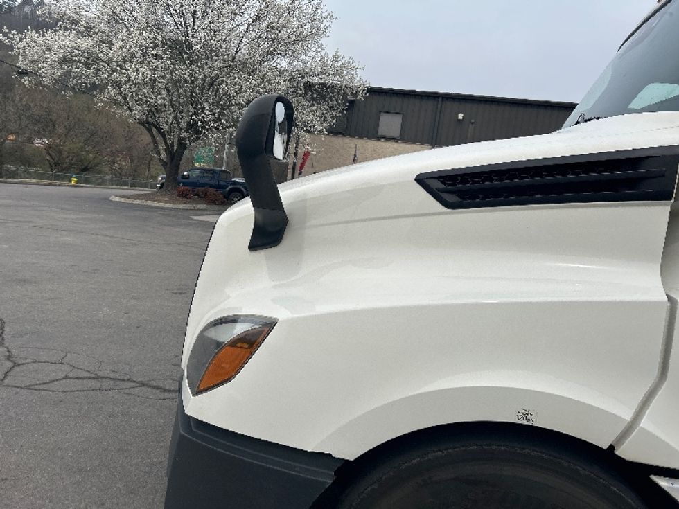 Sleeper Tractor-Heavy Duty Tractors-Freightliner-2021-T12664ST-Cleveland-TN-521,204\n\t\tmiles-$ 65,500 - Image 26