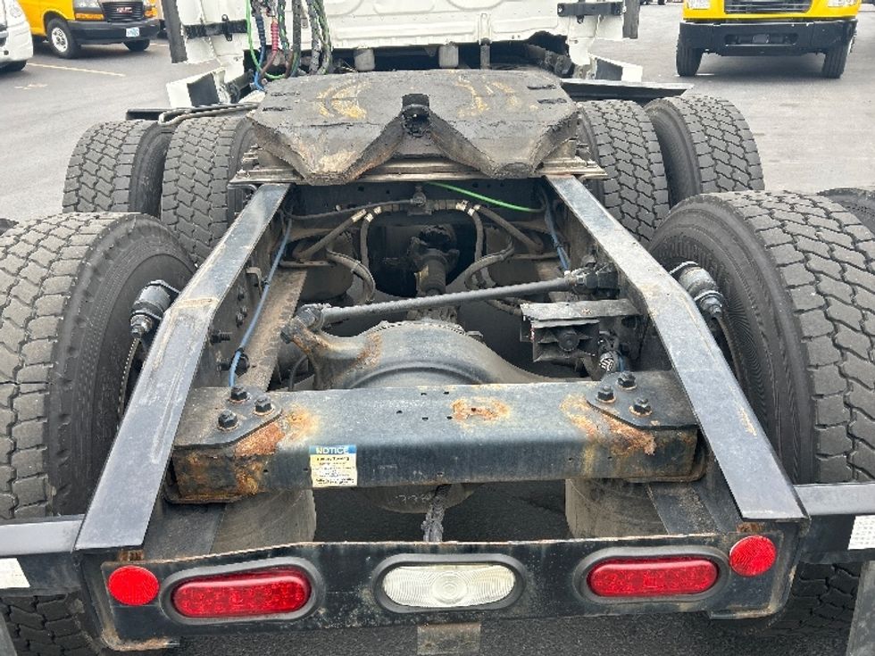 Sleeper Tractor-Heavy Duty Tractors-Freightliner-2021-T12664ST-Coburg-OR-556,511\n\t\tmiles-$ 68,000 - Image 6