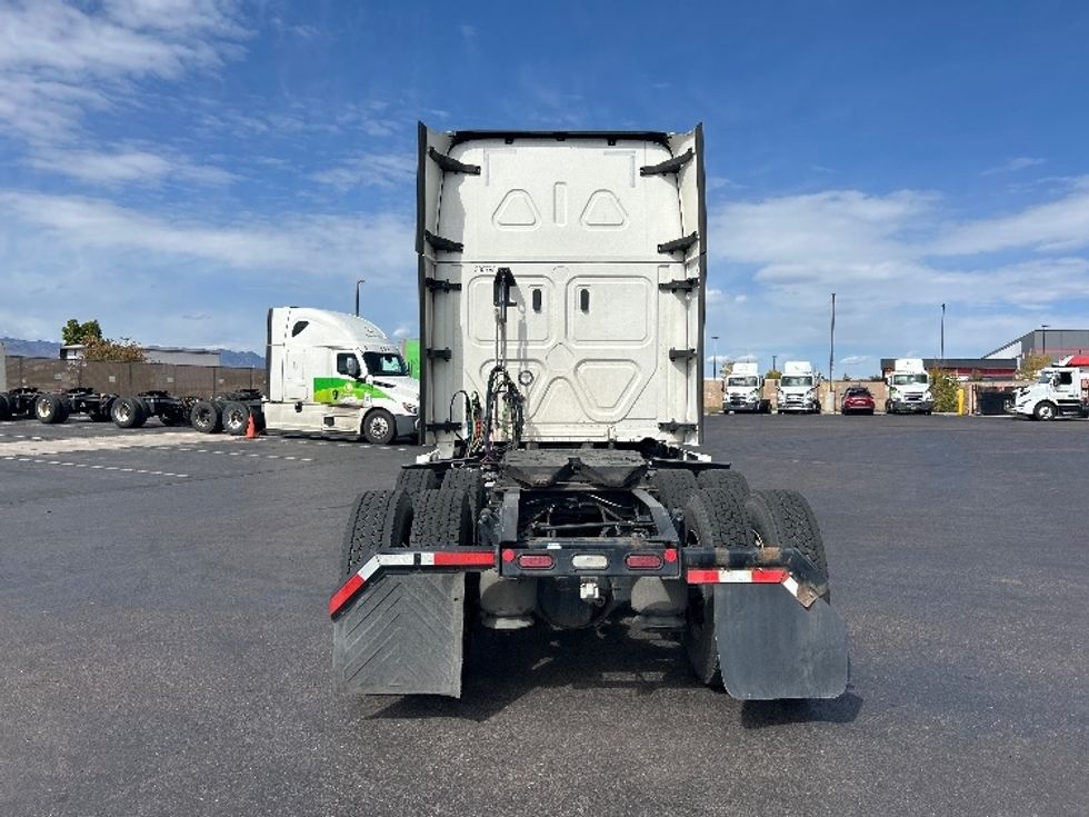 Sleeper Tractor-Heavy Duty Tractors-Freightliner-2021-T12664ST-Colorado Springs-CO-564,921\n\t\tmiles-$ 63,500 - Image 6