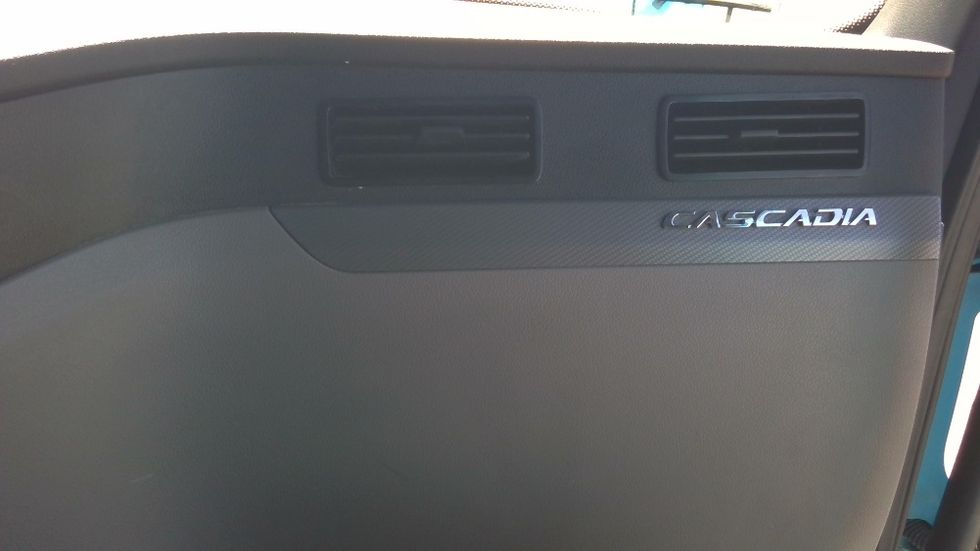 Sleeper Tractor-Heavy Duty Tractors-Freightliner-2021-T12664ST-Columbia-TN-582,089\n\t\tmiles-$ 57,750 - Image 14