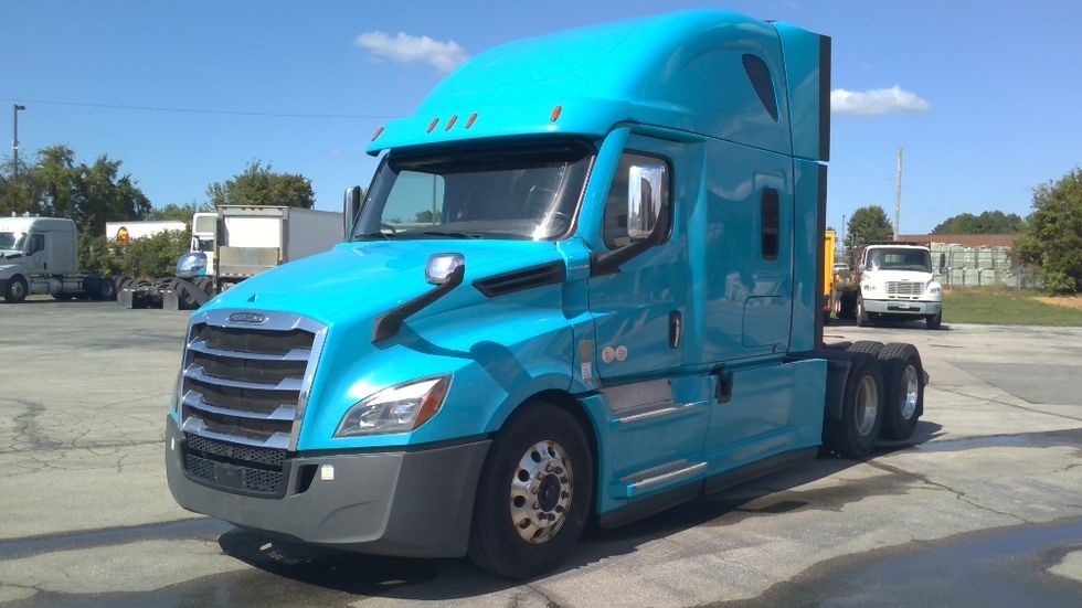 Sleeper Tractor-Heavy Duty Tractors-Freightliner-2021-T12664ST-Columbia-TN-582,089\n\t\tmiles-$ 57,750 - Image 3