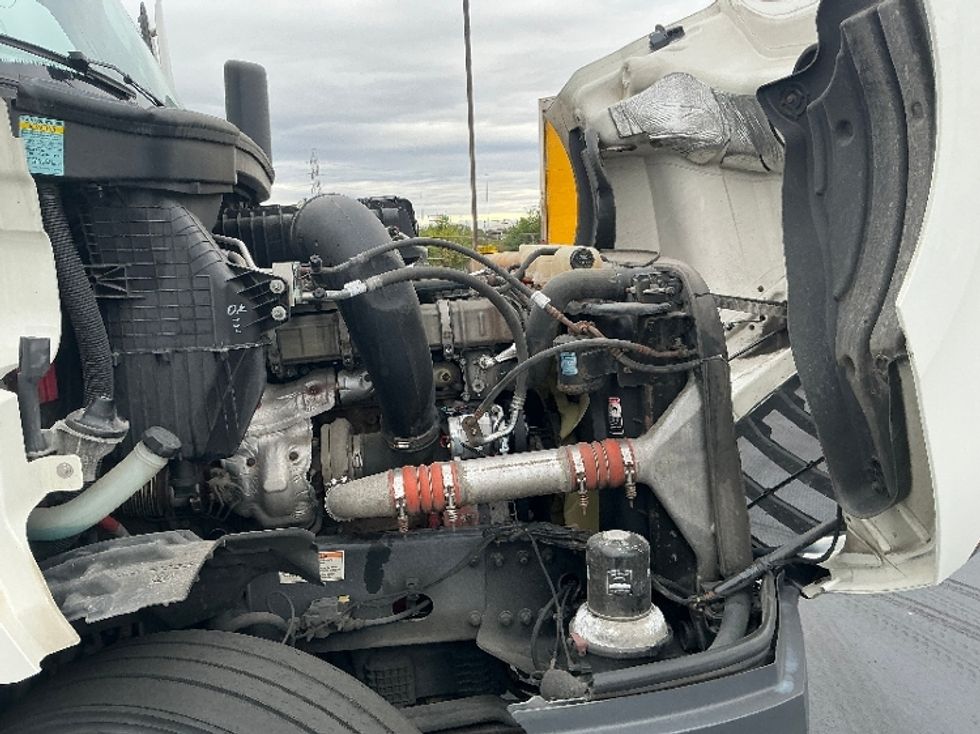 Sleeper Tractor-Heavy Duty Tractors-Freightliner-2021-T12664ST-Columbus-OH-537,334\n\t\tmiles-$ 59,000 - Image 18