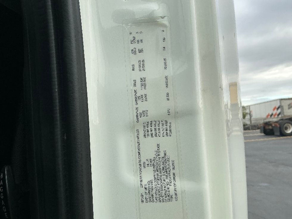 Sleeper Tractor-Heavy Duty Tractors-Freightliner-2021-T12664ST-Columbus-OH-537,334\n\t\tmiles-$ 59,000 - Image 21