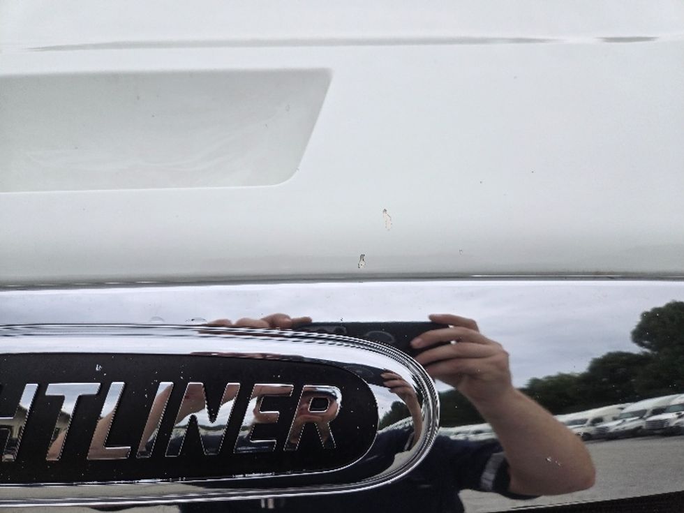 Sleeper Tractor-Heavy Duty Tractors-Freightliner-2021-T12664ST-Concord-NC-280,810\n\t\tmiles-$ 83,250 - Image 27