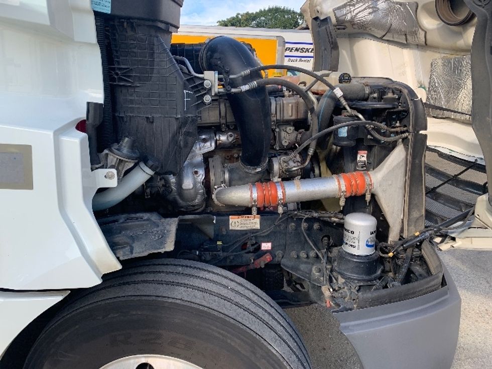 Sleeper Tractor-Heavy Duty Tractors-Freightliner-2021-T12664ST-Concord-NC-394,399\n\t\tmiles-$ 76,000 - Image 20