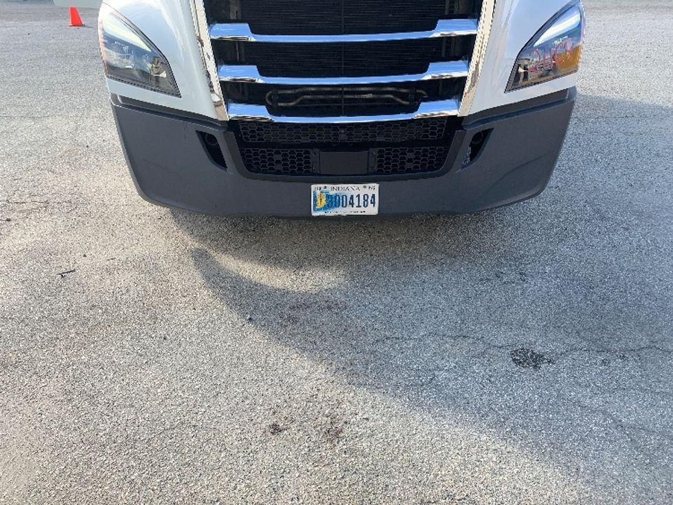 Sleeper Tractor-Heavy Duty Tractors-Freightliner-2021-T12664ST-Concord-NC-394,399\n\t\tmiles-$ 76,000 - Image 24