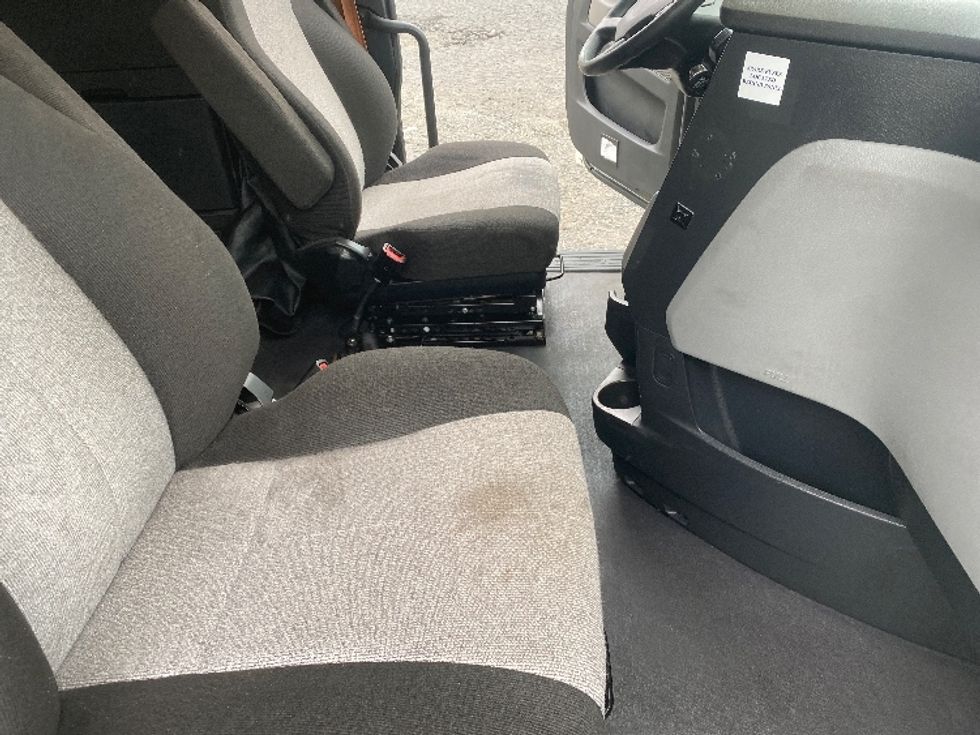 Sleeper Tractor-Heavy Duty Tractors-Freightliner-2021-T12664ST-Concord-NC-589,486\n\t\tmiles-$ 57,500 - Image 15