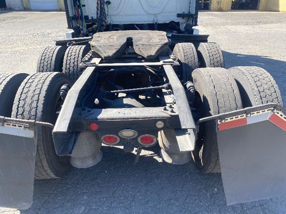 Sleeper Tractor-Heavy Duty Tractors-Freightliner-2021-T12664ST-Concord-NC-612,418\n\t\tmiles-$ 55,500 - Image 6