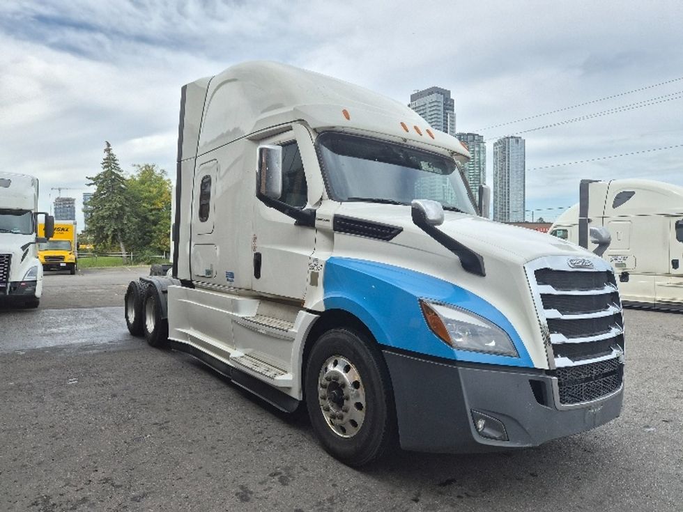 Sleeper Tractor-Heavy Duty Tractors-Freightliner-2021-T12664ST-Concord-ON-1,161,784\n\t\tkm-$ 64,250 - Image 1