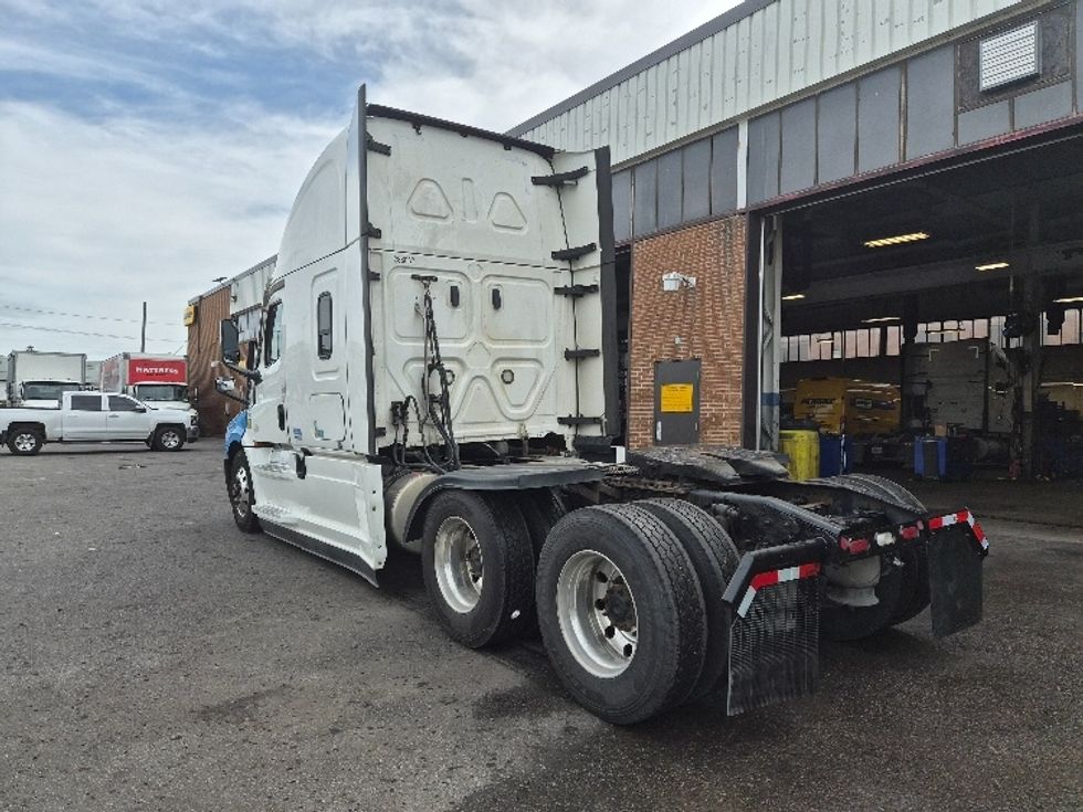 Sleeper Tractor-Heavy Duty Tractors-Freightliner-2021-T12664ST-Concord-ON-1,161,784\n\t\tkm-$ 64,250 - Image 5