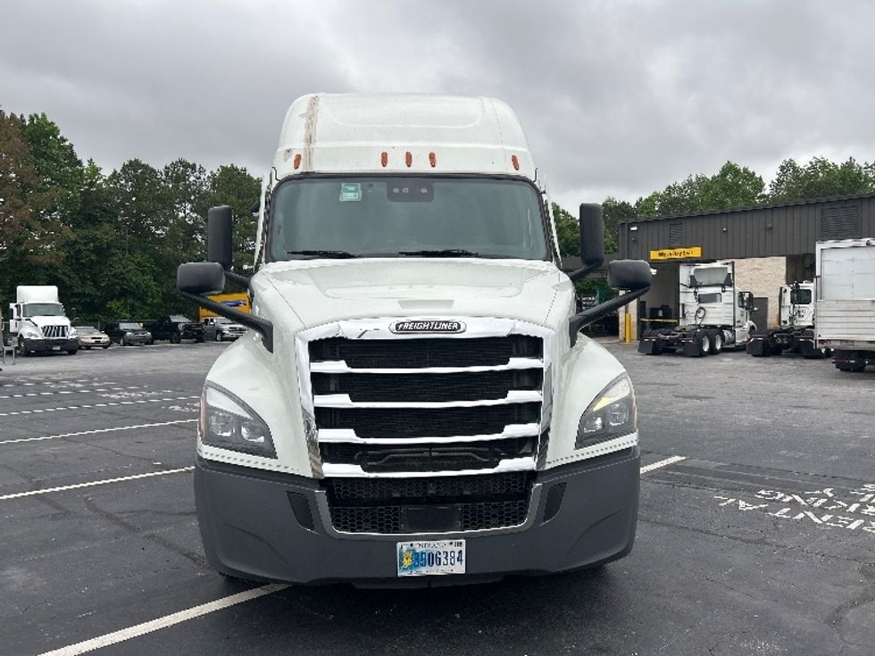 Sleeper Tractor-Heavy Duty Tractors-Freightliner-2021-T12664ST-Conyers-GA-466,583\n\t\tmiles-$ 71,500 - Image 2