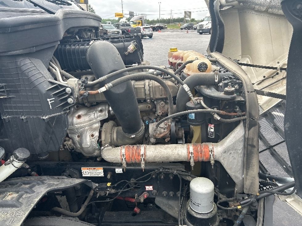 Sleeper Tractor-Heavy Duty Tractors-Freightliner-2021-T12664ST-Conyers-GA-466,583\n\t\tmiles-$ 71,500 - Image 20