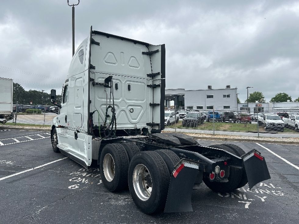 Sleeper Tractor-Heavy Duty Tractors-Freightliner-2021-T12664ST-Conyers-GA-466,583\n\t\tmiles-$ 71,500 - Image 5
