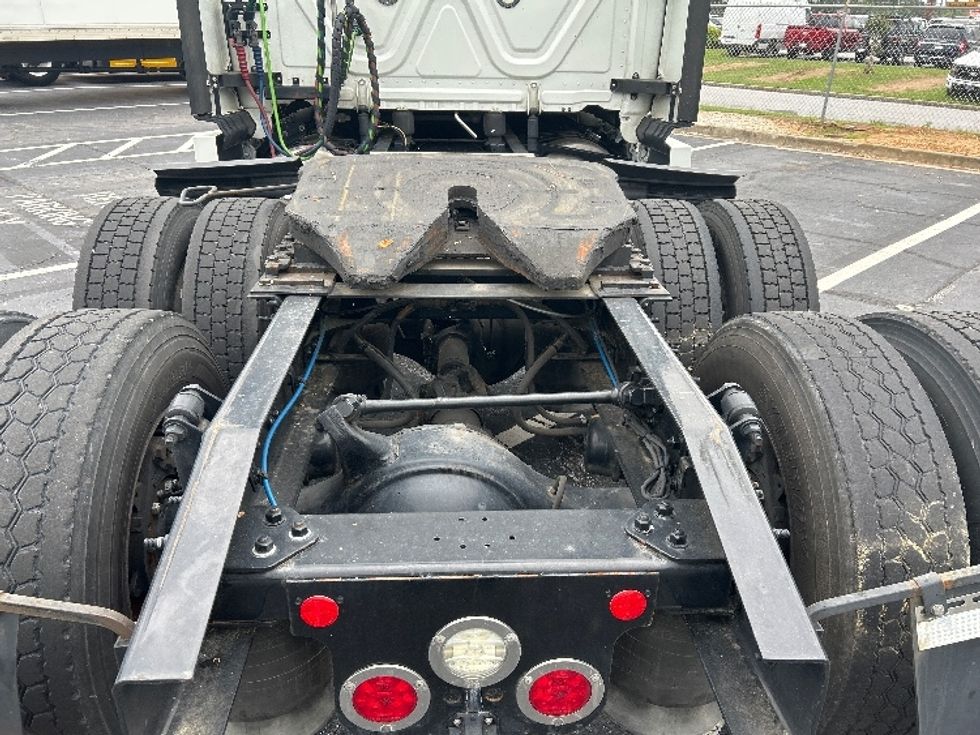 Sleeper Tractor-Heavy Duty Tractors-Freightliner-2021-T12664ST-Conyers-GA-466,583\n\t\tmiles-$ 71,500 - Image 6