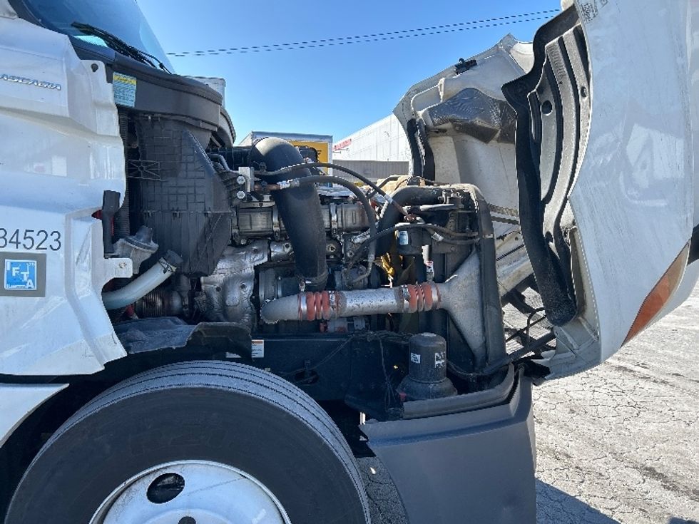 Sleeper Tractor-Heavy Duty Tractors-Freightliner-2021-T12664ST-Conyers-GA-550,584\n\t\tmiles-$ 60,750 - Image 20