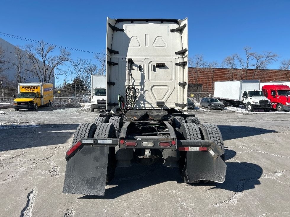 Sleeper Tractor-Heavy Duty Tractors-Freightliner-2021-T12664ST-Conyers-GA-550,584\n\t\tmiles-$ 60,750 - Image 6