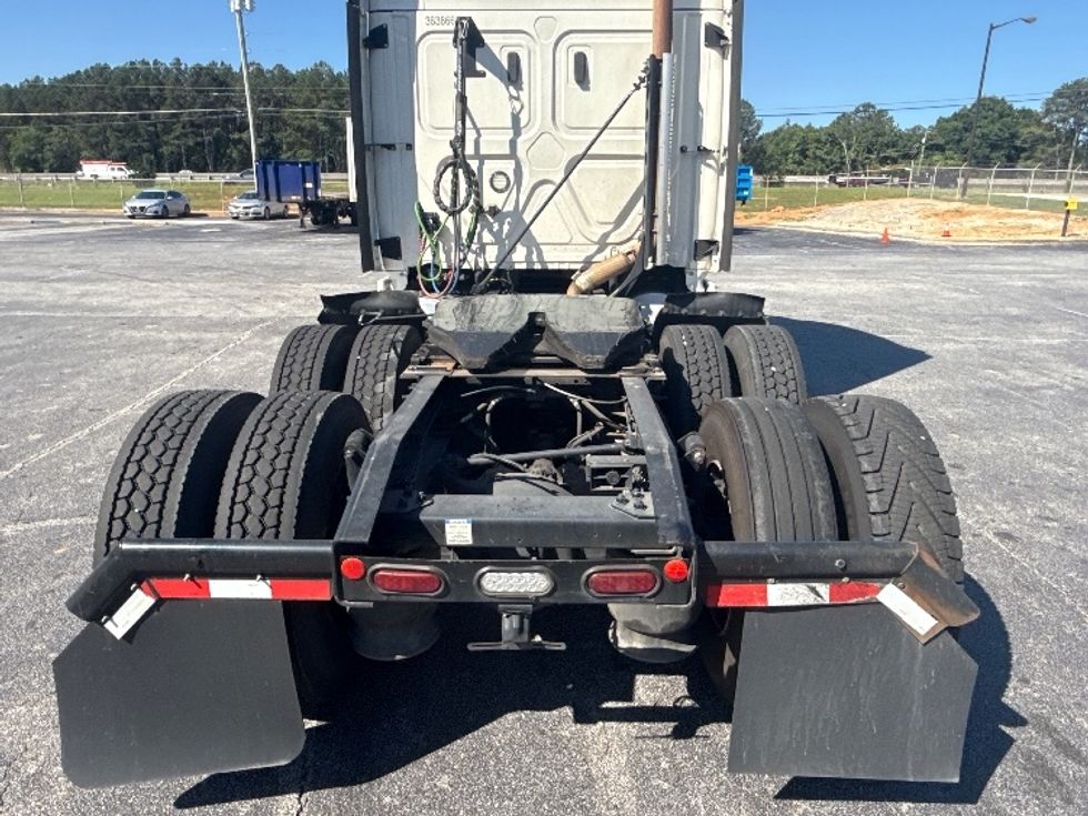 Sleeper Tractor-Heavy Duty Tractors-Freightliner-2021-T12664ST-Conyers-GA-750,165\n\t\tmiles-$ 45,750 - Image 6