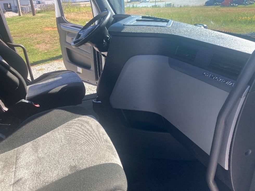 Sleeper Tractor-Heavy Duty Tractors-Freightliner-2021-T12664ST-Corbin-KY-498,344\n\t\tmiles-$ 63,250 - Image 15