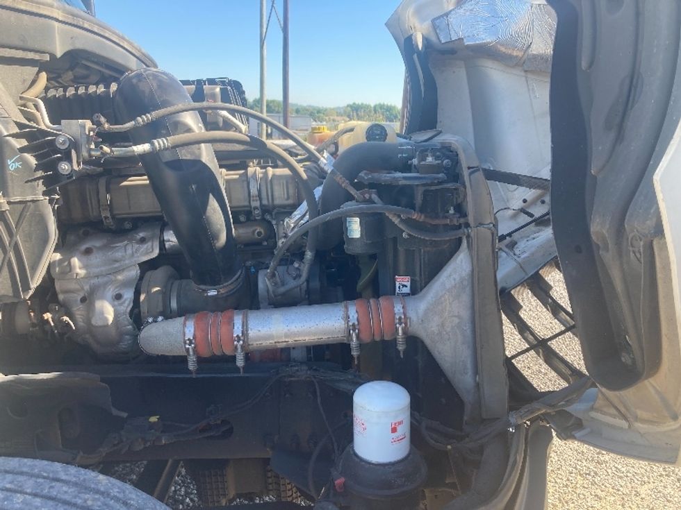 Sleeper Tractor-Heavy Duty Tractors-Freightliner-2021-T12664ST-Corbin-KY-498,344\n\t\tmiles-$ 63,250 - Image 21