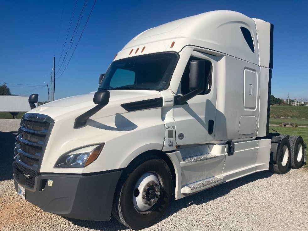Sleeper Tractor-Heavy Duty Tractors-Freightliner-2021-T12664ST-Corbin-KY-498,344\n\t\tmiles-$ 63,250 - Image 3