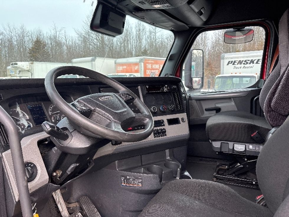 Sleeper Tractor-Heavy Duty Tractors-Freightliner-2021-T12664ST-Cranbury-NJ-358,919\n\t\tmiles-$ 69,500 - Image 10