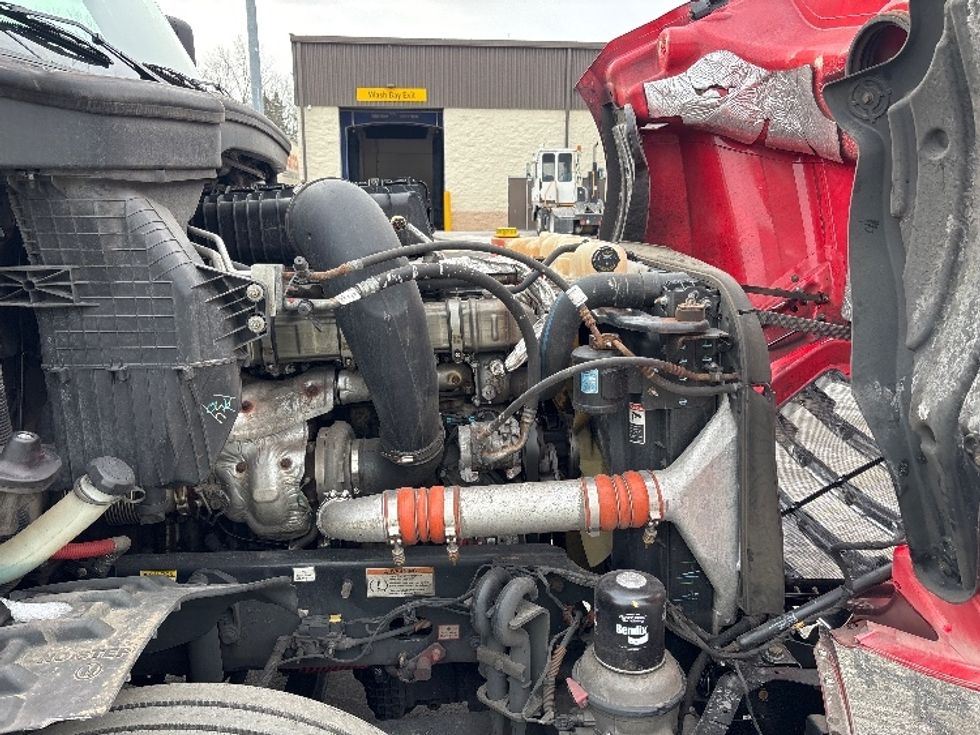 Sleeper Tractor-Heavy Duty Tractors-Freightliner-2021-T12664ST-Cranbury-NJ-358,919\n\t\tmiles-$ 69,500 - Image 18