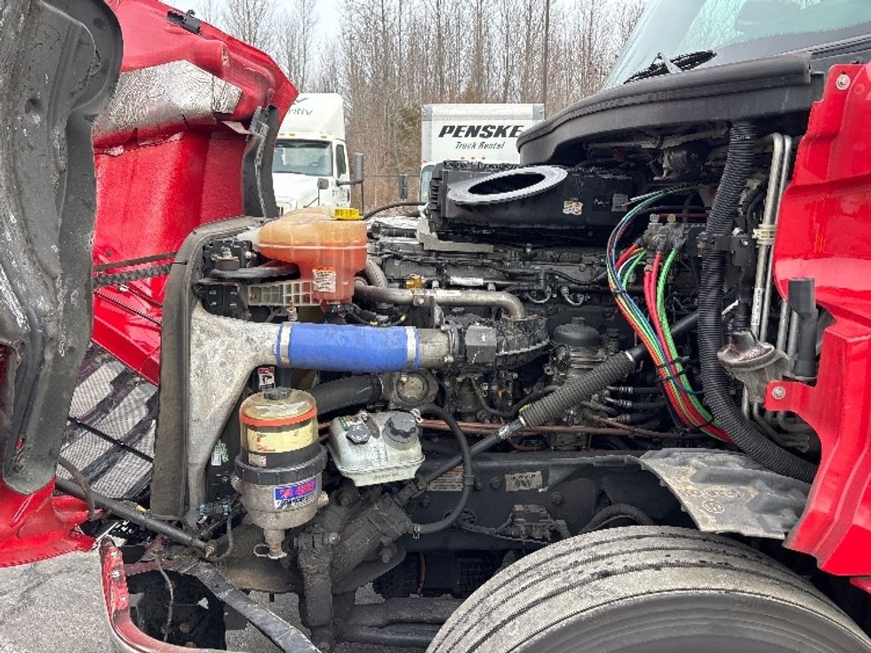 Sleeper Tractor-Heavy Duty Tractors-Freightliner-2021-T12664ST-Cranbury-NJ-358,919\n\t\tmiles-$ 69,500 - Image 19