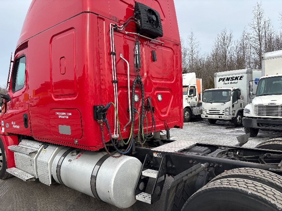 Sleeper Tractor-Heavy Duty Tractors-Freightliner-2021-T12664ST-Cranbury-NJ-358,919\n\t\tmiles-$ 69,500 - Image 20