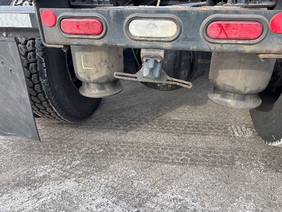 Sleeper Tractor-Heavy Duty Tractors-Freightliner-2021-T12664ST-Cranbury-NJ-358,919\n\t\tmiles-$ 69,500 - Image 23