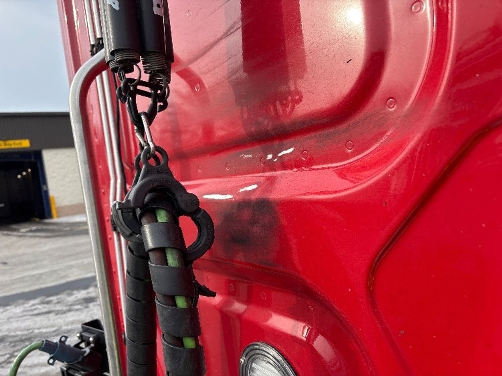 Sleeper Tractor-Heavy Duty Tractors-Freightliner-2021-T12664ST-Cranbury-NJ-358,919\n\t\tmiles-$ 69,500 - Image 24