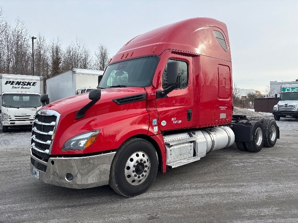 Sleeper Tractor-Heavy Duty Tractors-Freightliner-2021-T12664ST-Cranbury-NJ-358,919\n\t\tmiles-$ 69,500 - Image 3