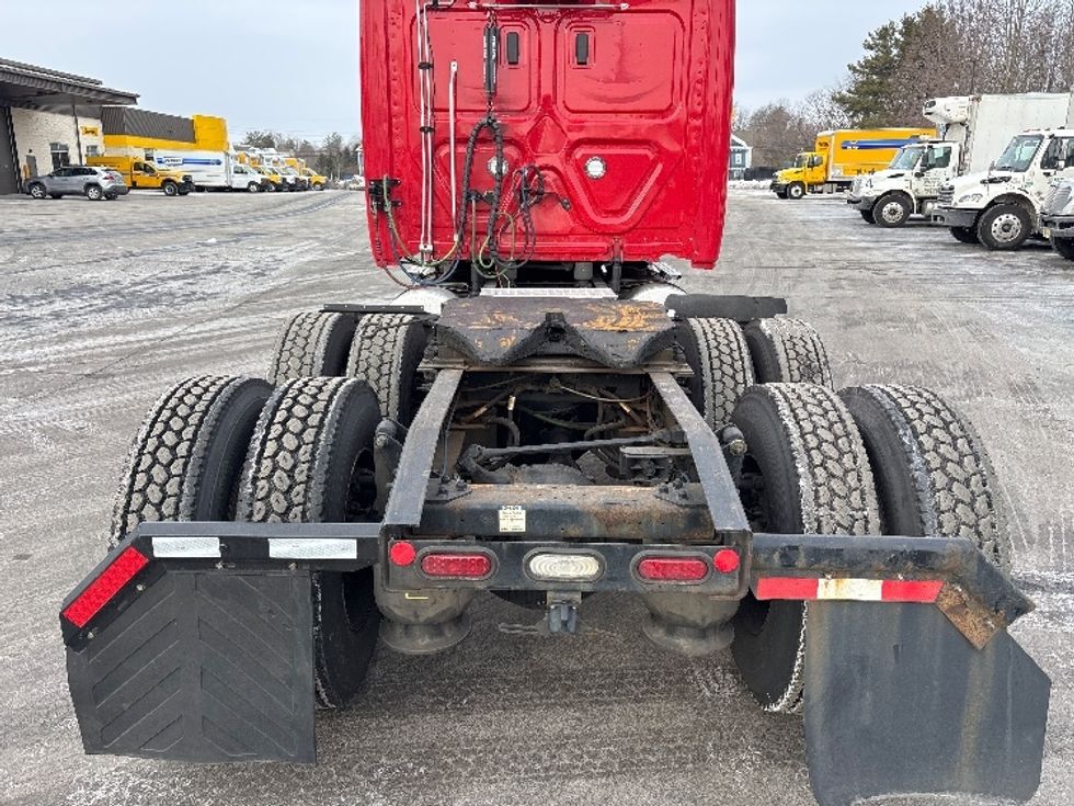 Sleeper Tractor-Heavy Duty Tractors-Freightliner-2021-T12664ST-Cranbury-NJ-358,919\n\t\tmiles-$ 69,500 - Image 6