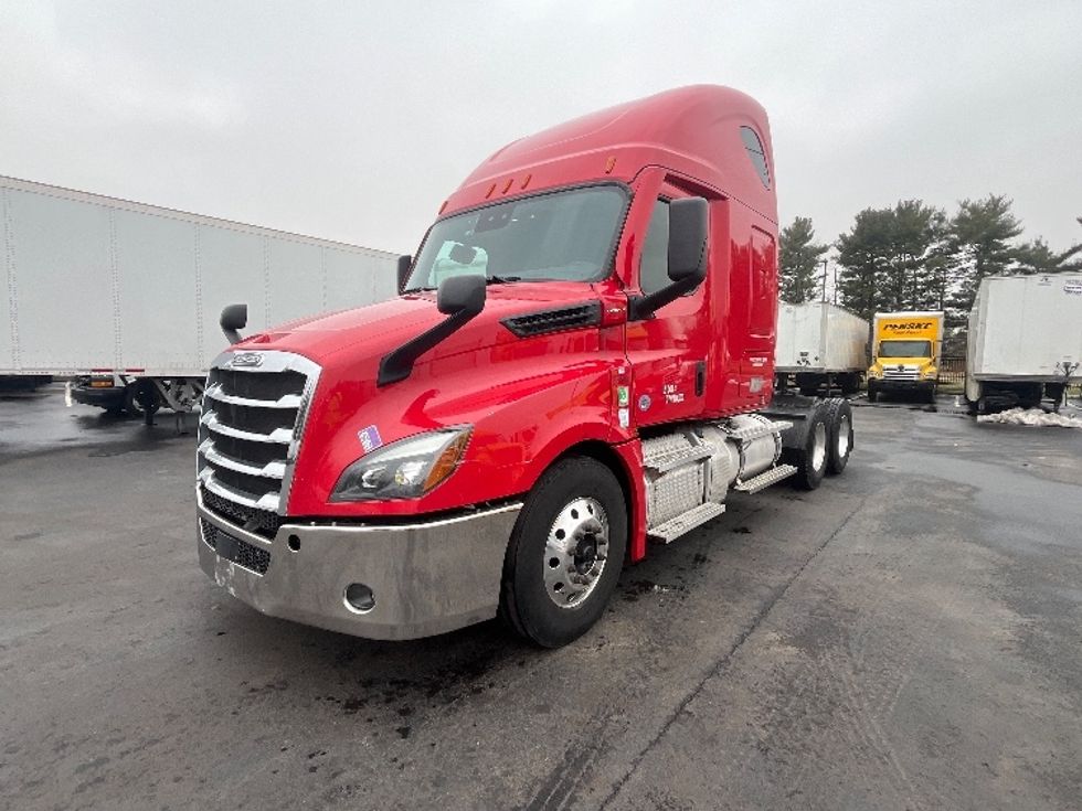 Sleeper Tractor-Heavy Duty Tractors-Freightliner-2021-T12664ST-Cranbury-NJ-460,334\n\t\tmiles-$ 62,750 - Image 3
