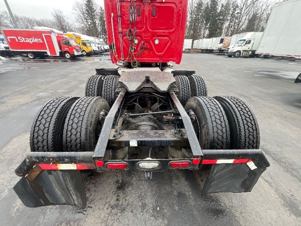 Sleeper Tractor-Heavy Duty Tractors-Freightliner-2021-T12664ST-Cranbury-NJ-460,334\n\t\tmiles-$ 62,750 - Image 6