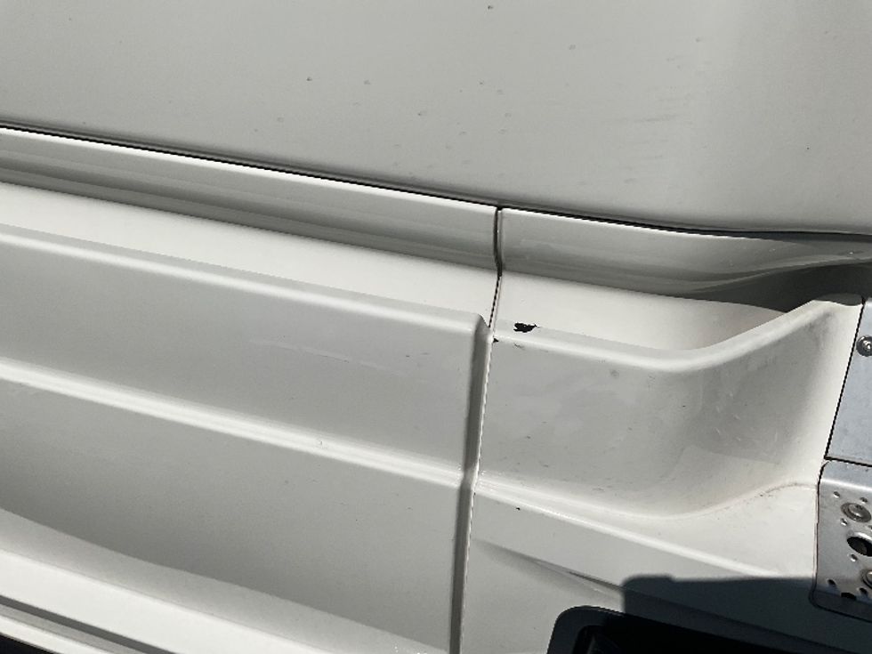 Sleeper Tractor-Heavy Duty Tractors-Freightliner-2021-T12664ST-Cranbury-NJ-489,125\n\t\tmiles-$ 59,000 - Image 22