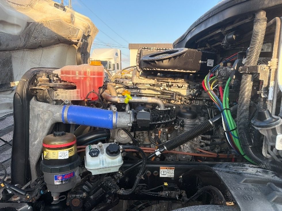 Sleeper Tractor-Heavy Duty Tractors-Freightliner-2021-T12664ST-Dallas-TX-476,223\n\t\tmiles-$ 71,500 - Image 21