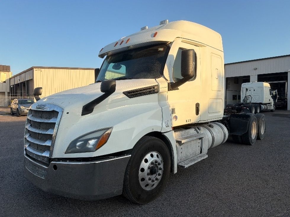 Sleeper Tractor-Heavy Duty Tractors-Freightliner-2021-T12664ST-Dallas-TX-476,223\n\t\tmiles-$ 71,500 - Image 3