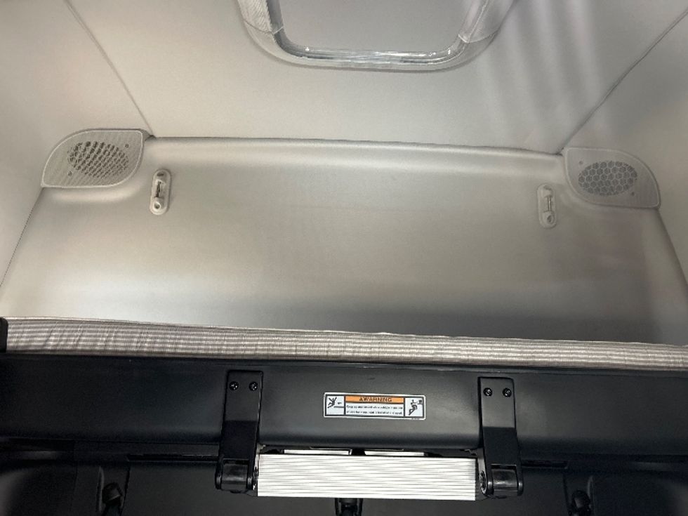 Sleeper Tractor-Heavy Duty Tractors-Freightliner-2021-T12664ST-Dallas-TX-505,222\n\t\tmiles-$ 68,000 - Image 17