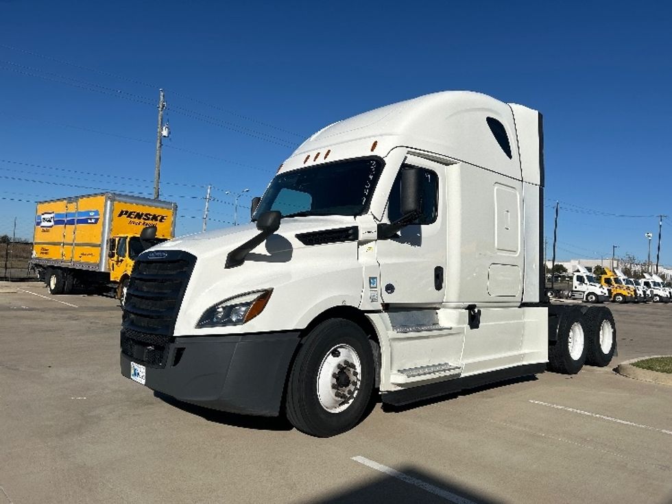 Sleeper Tractor-Heavy Duty Tractors-Freightliner-2021-T12664ST-Dallas-TX-505,222\n\t\tmiles-$ 68,000 - Image 3